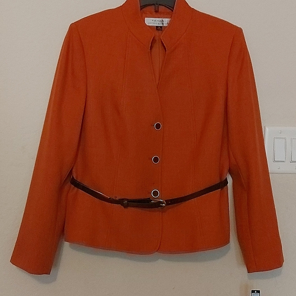 2 pcs Tahari skirt suit and top Size 14. True to size. Free shipping!